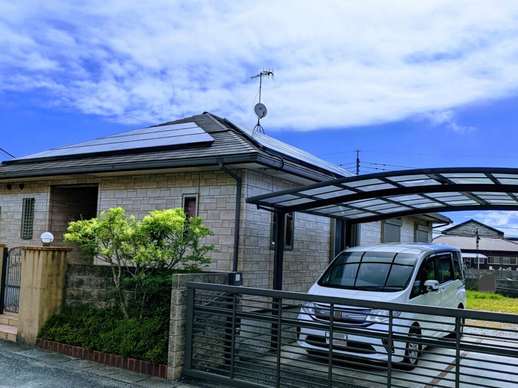 ガレージに駐車された車